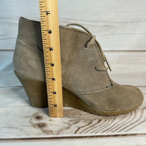 White Mountain Icon Gray Suede Ankle Bootie Size 9M - Picture 8 of 8